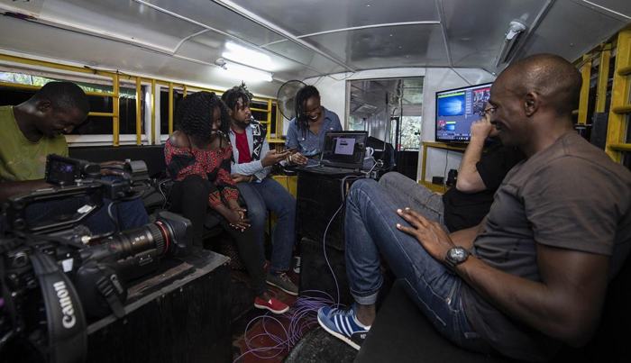 Editing session inside the bus